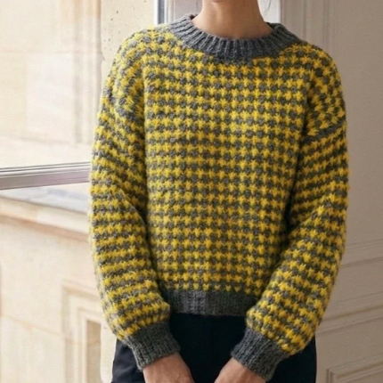 Pull jaune LOU porté – silhouette complète