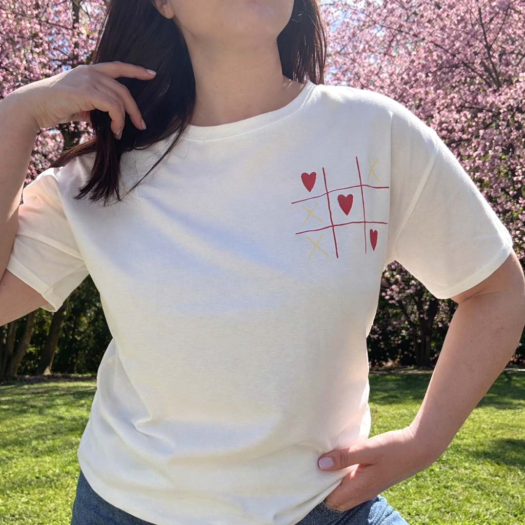 zoom sur détails t-shirt dessin morpion love