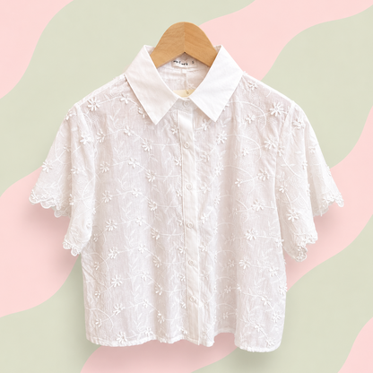 Chemise blanche manches courtes avec broderie fleurs