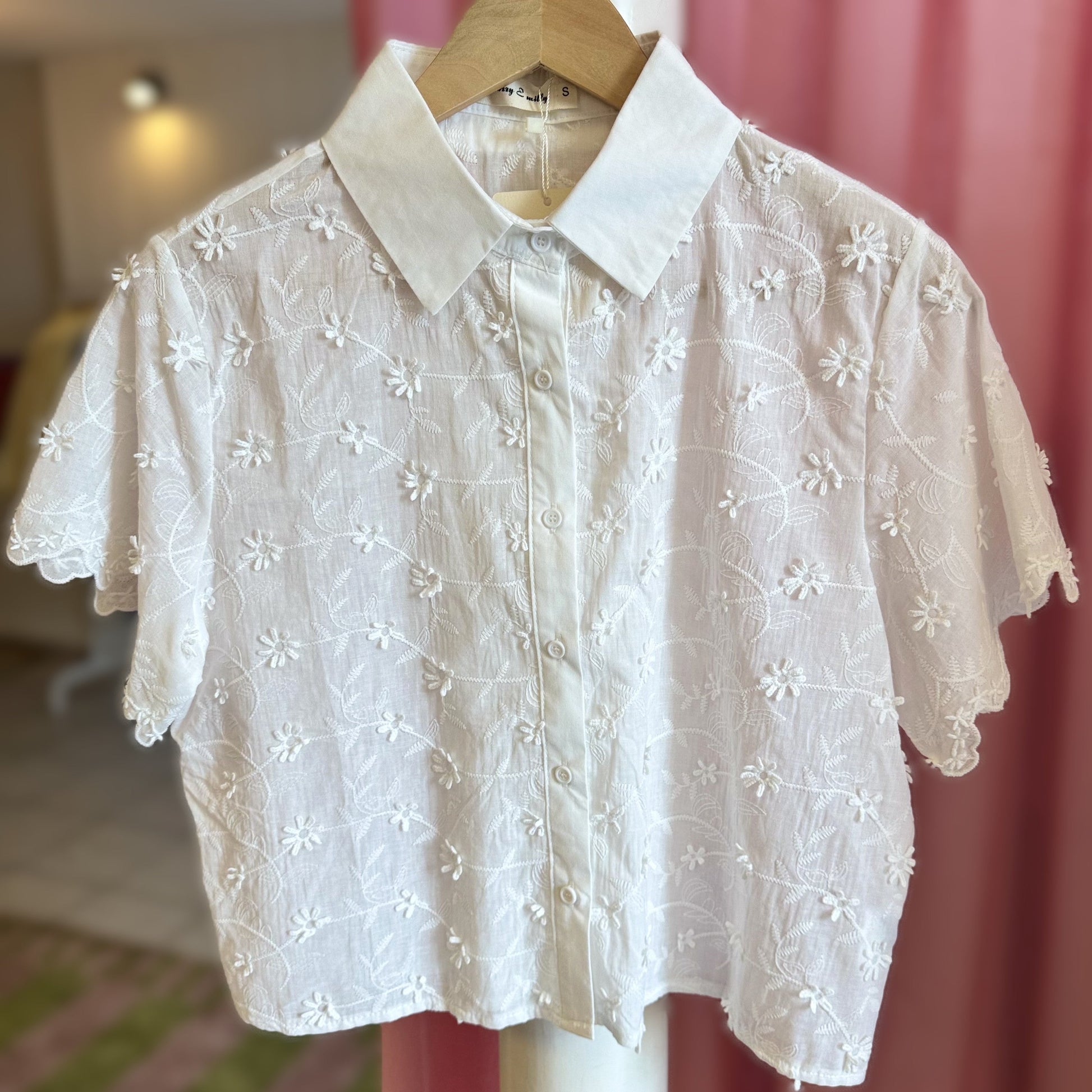 Chemise blanche manches courtes vue de face