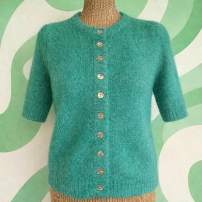 cardigan vert fond coloré marie moon