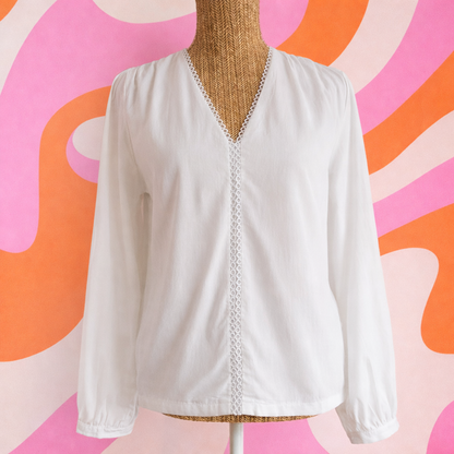 chemin col en V broderie 