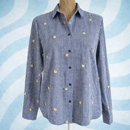 zoom sur chemise broderies citrons 