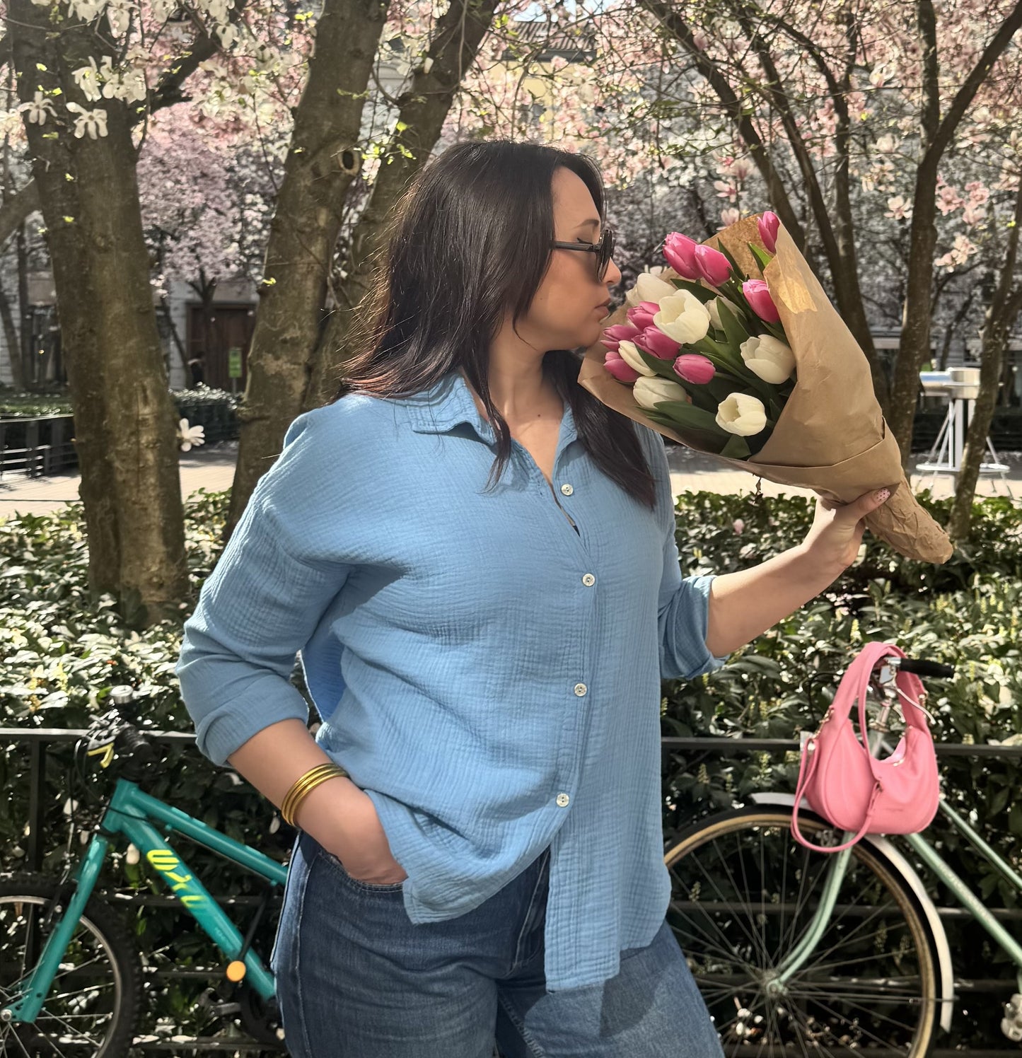chemise gaze de coton, en situation sur un mannequin en extérieur 