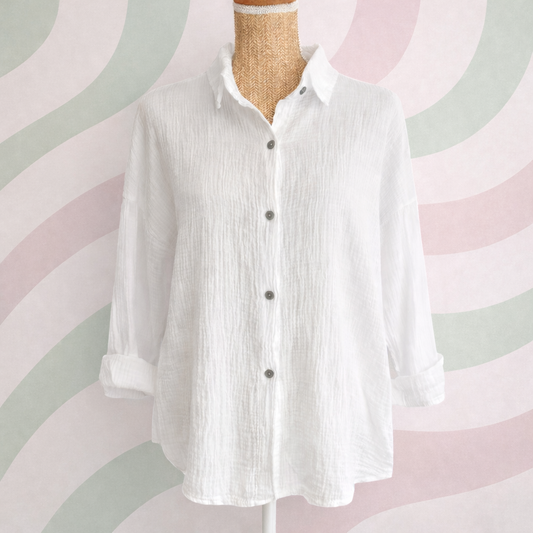 chemise gaze de coton ecru portée sur mannequin