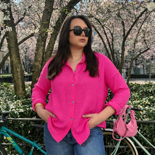 chemise gaze de coton rose sur une mannequin 