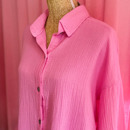 zoom sur chemise gaze de coton rose 