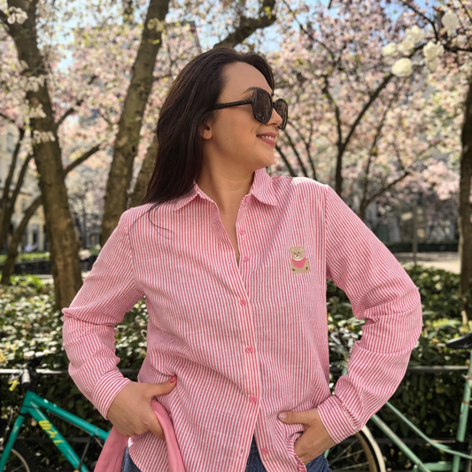 zoom sur belle chemise broderie nounours