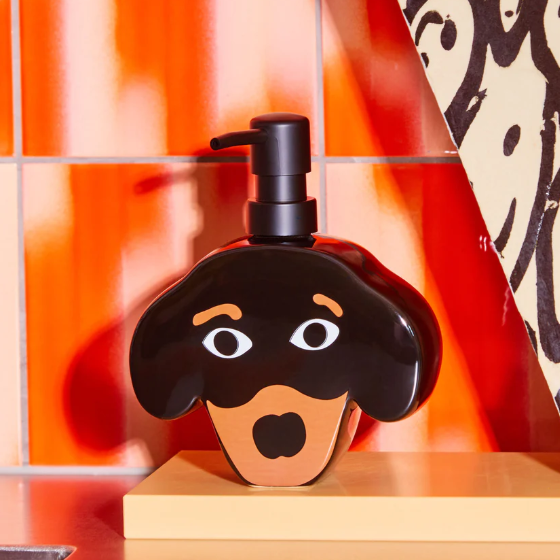 Distributeur de savon en céramique en forme de teckel – objet déco original