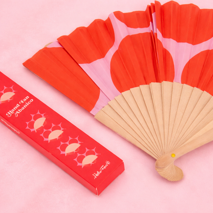 éventail rose et rouge avec son packaging 