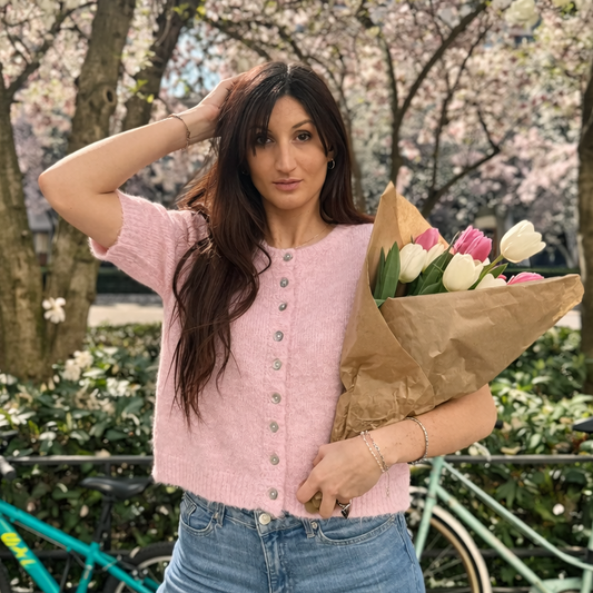 gilet rose manche courte et douillet en situation sur un mannequin