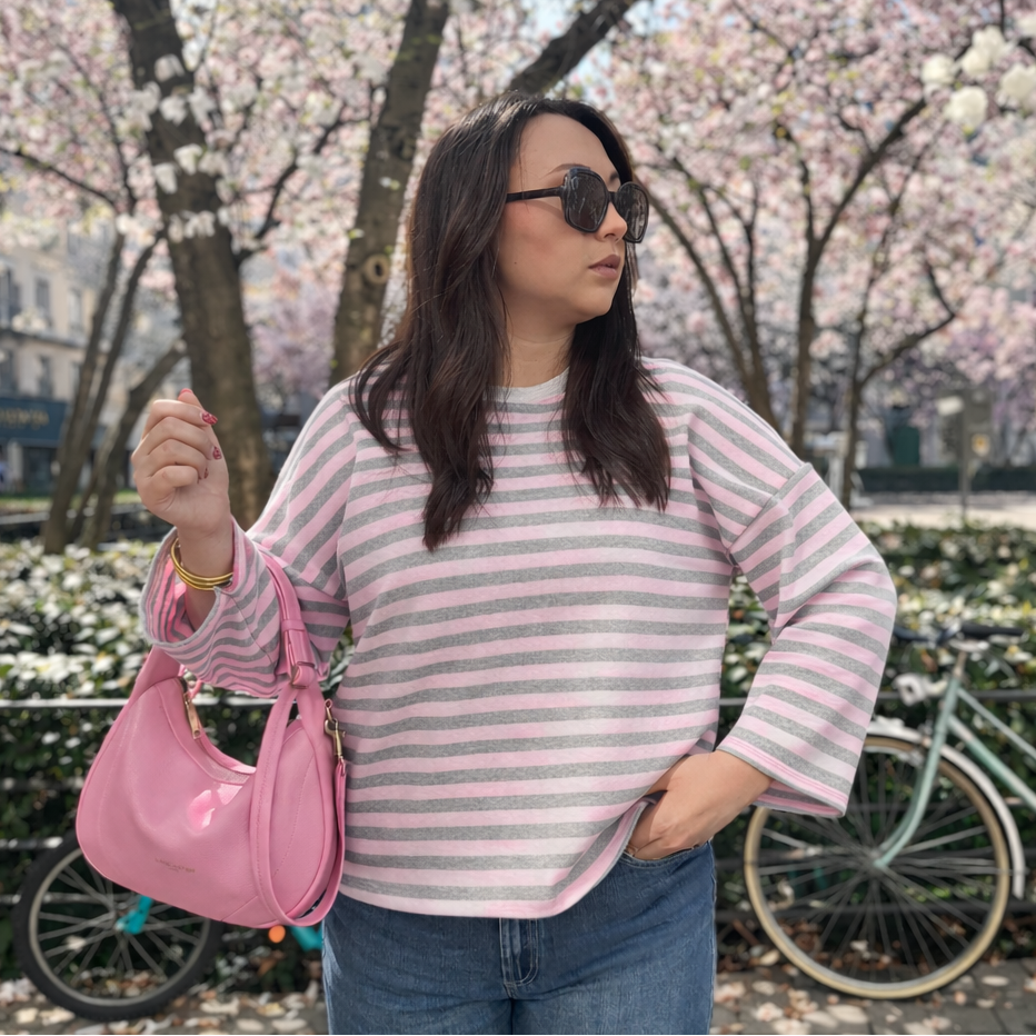 zoom sur marinière gris et rose de chez marie moon