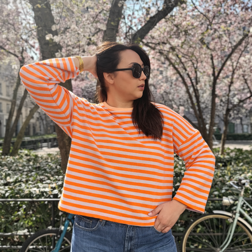 zoom sur marinière orange et mauve - fabriqué en Italie 