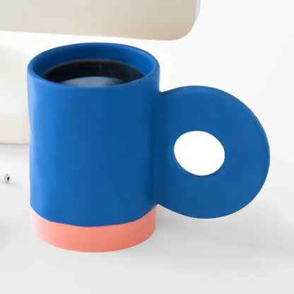 Mug bicolore bleu en céramique design moderne