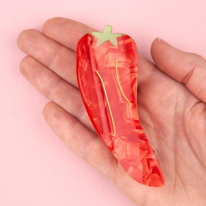 zoom sur pince coucou Suzette en forme de piment