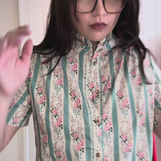 Vidéo portée d'une robe d'été a rayures vertes et motif fleurs - MARIE MOON