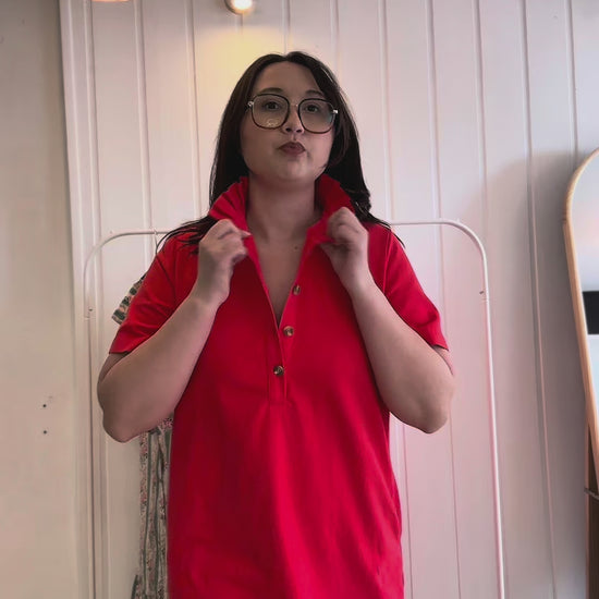 Vidéo robe rouge portée