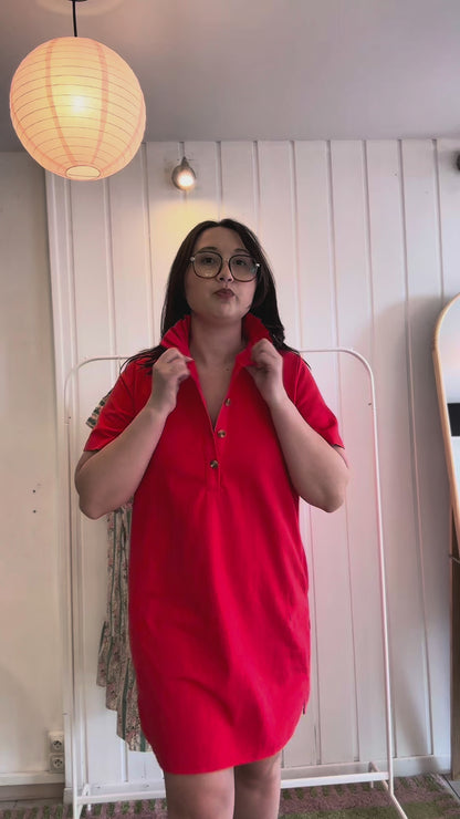 Vidéo robe rouge portée