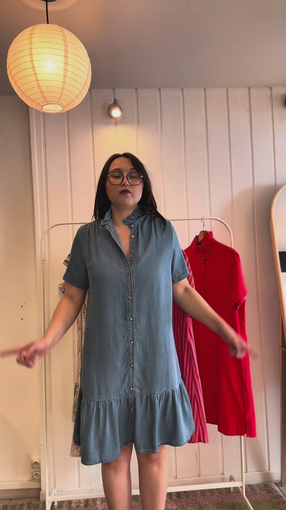 Vidéo robe portée avec effet jean en lyocell