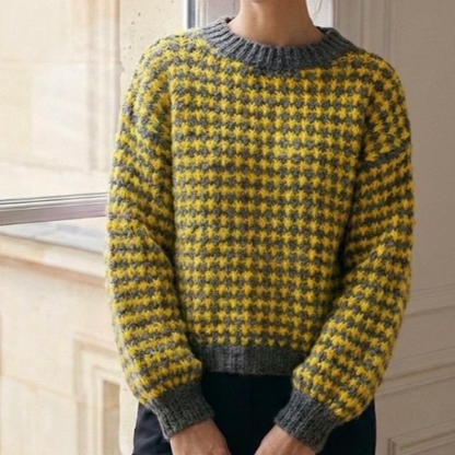 Pull jaune LOU porté – silhouette complète