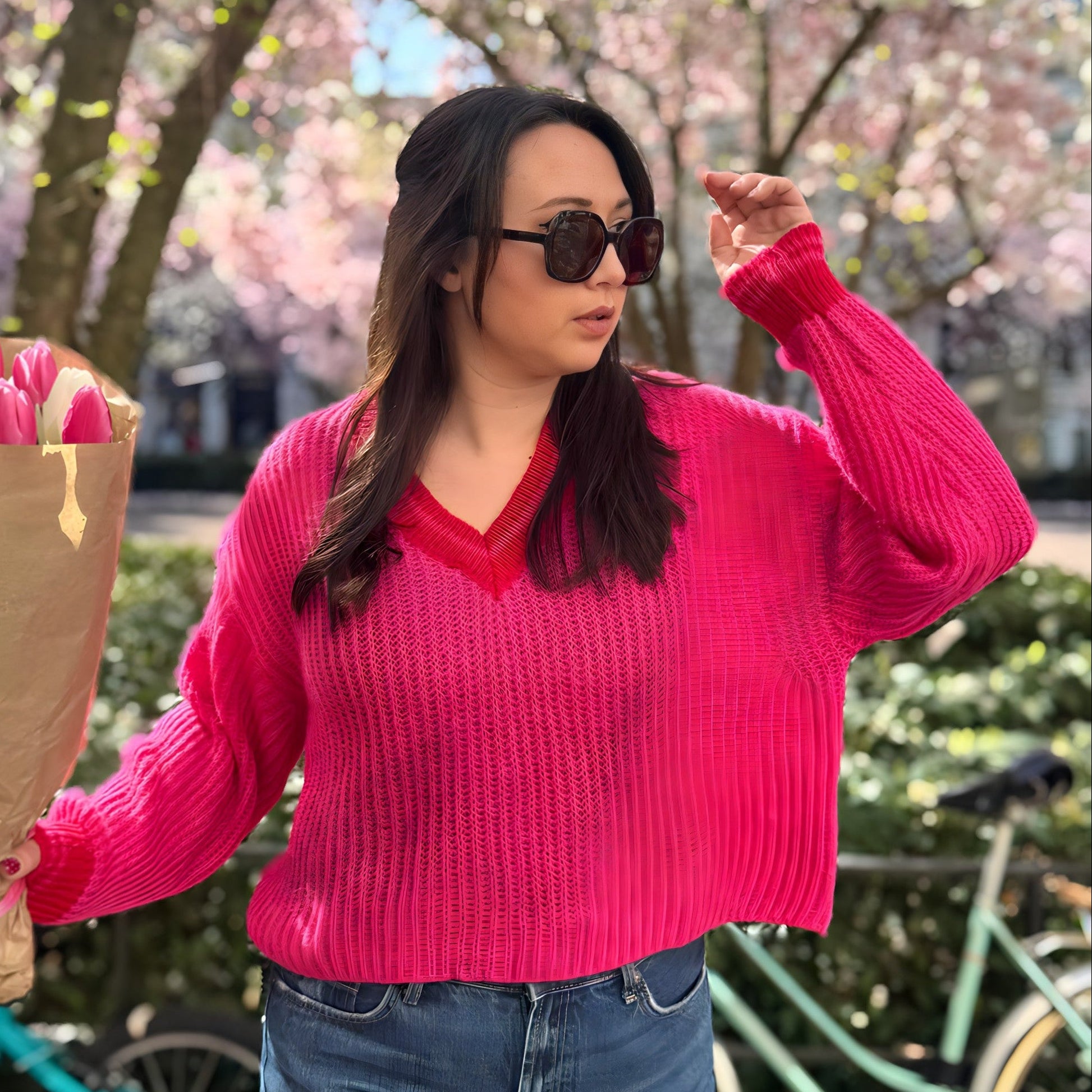 zoom sur détails du pull made in Italie rose et rouge 