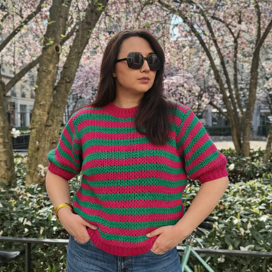 pull manche courte made in Italie porté sur mannequin 