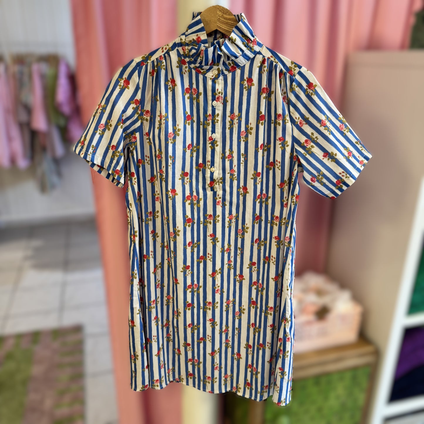robe coton rayures bleu et imprime fleurs, vue de face