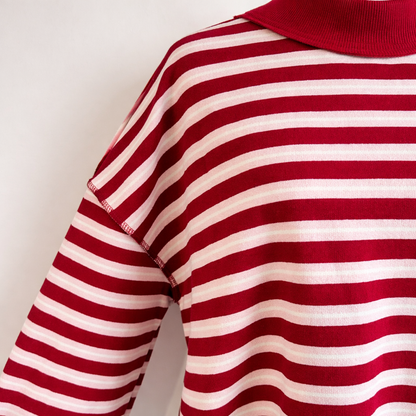 zoom détails sweat rayures rouge et blanc