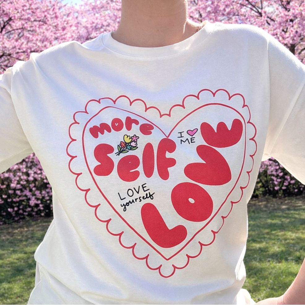 zoom sur imprimé t shirt - more self love